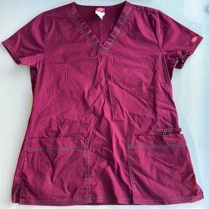 Like new Dickies scrub top